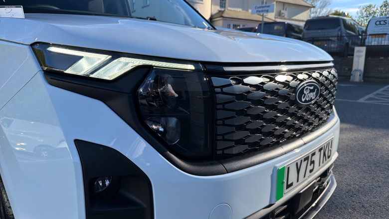 Ford Transit Courier E-Transit Courier 100kW 43kWh Trend Van Auto